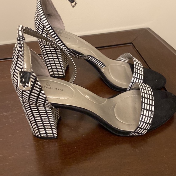 Black and white checkered heel - Picture 2 of 4